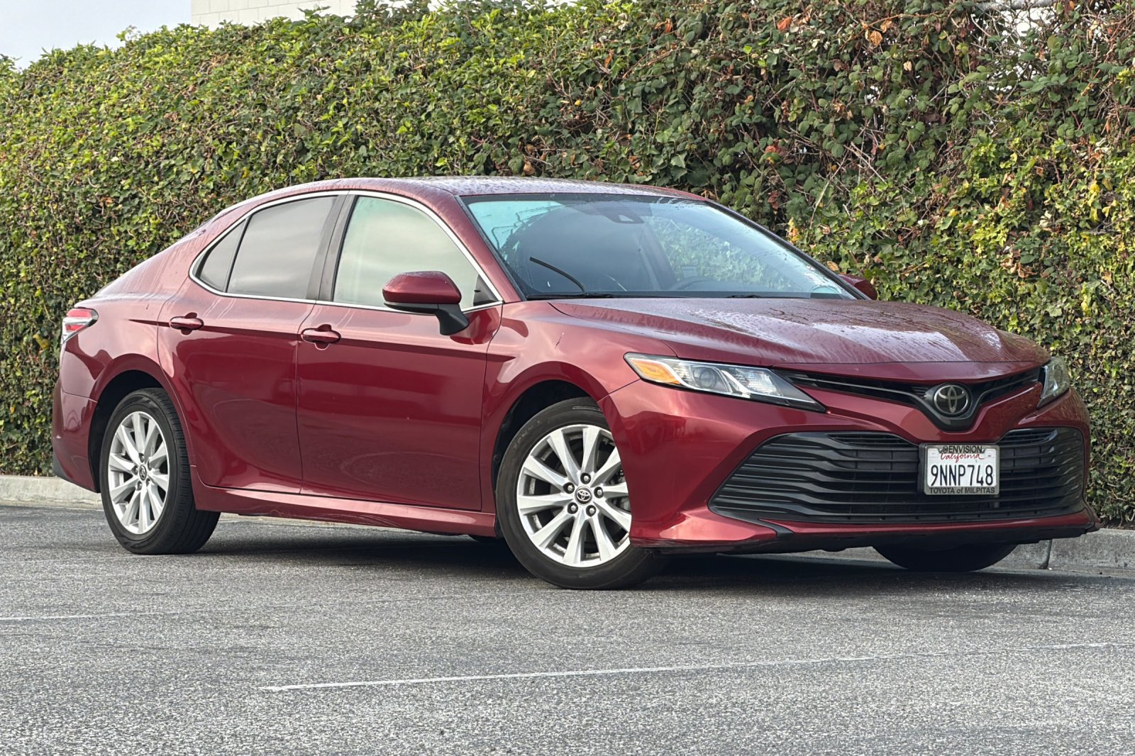 Used 2020 Toyota Camry LE w/ Carpet Mat Package FWD image 2