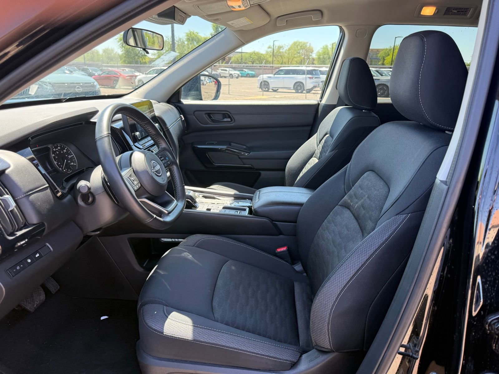 Certified 2025 Nissan Pathfinder SV image 13