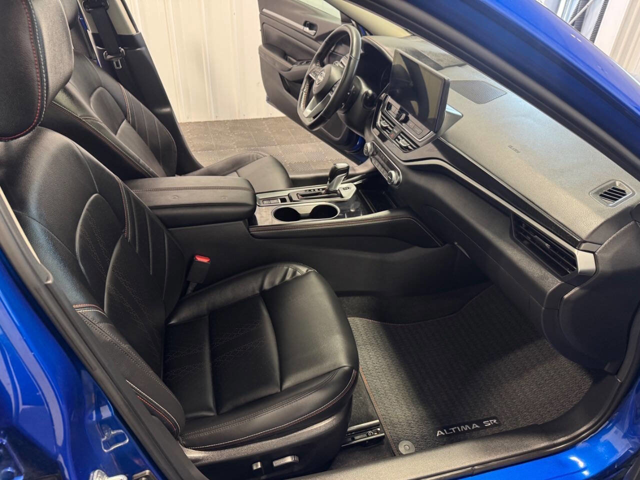 Used 2025 Nissan Altima 2.5 SR image 19