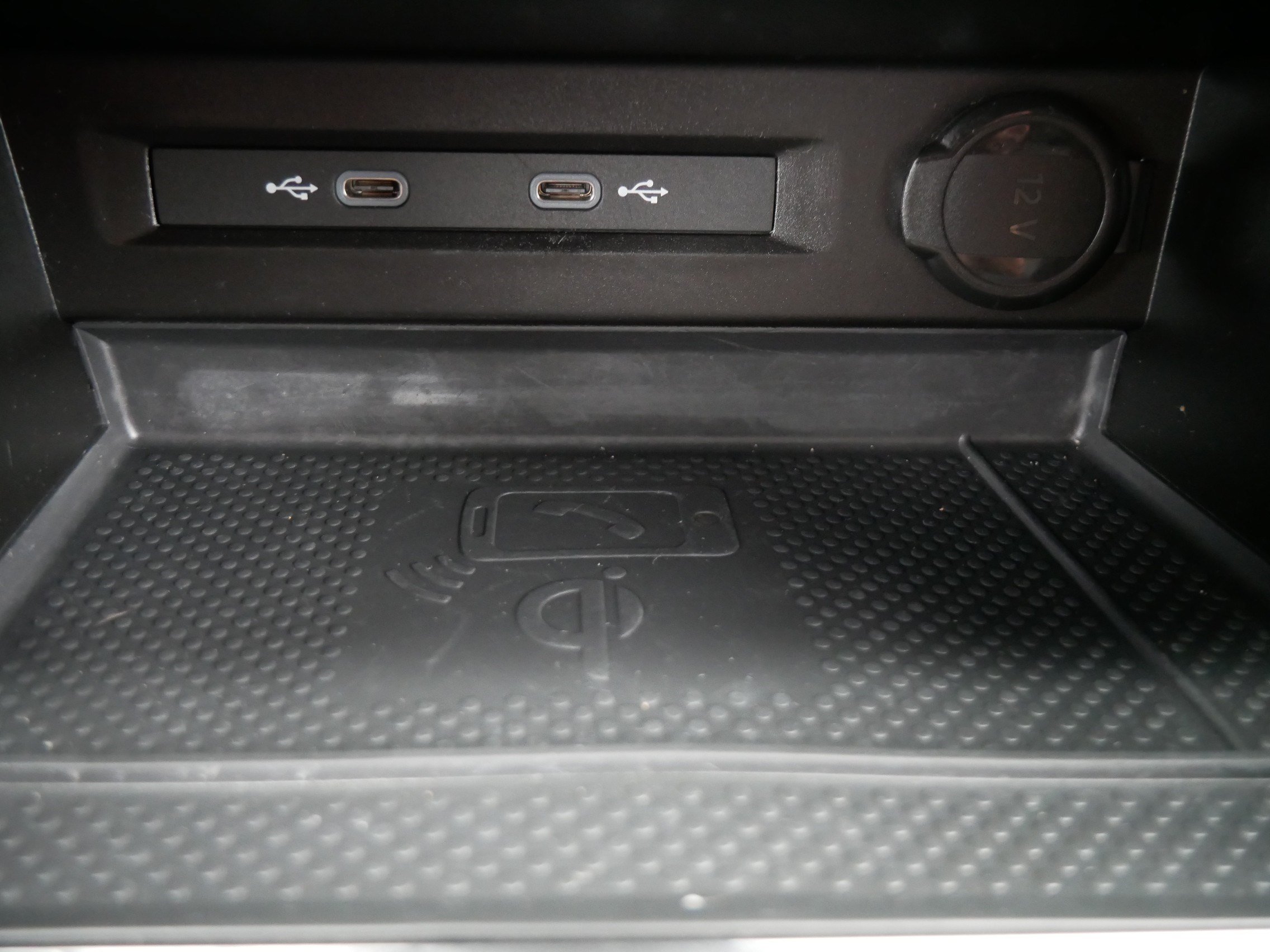 Certified 2023 Volkswagen Tiguan SE R-Line AWD/4WD image 30