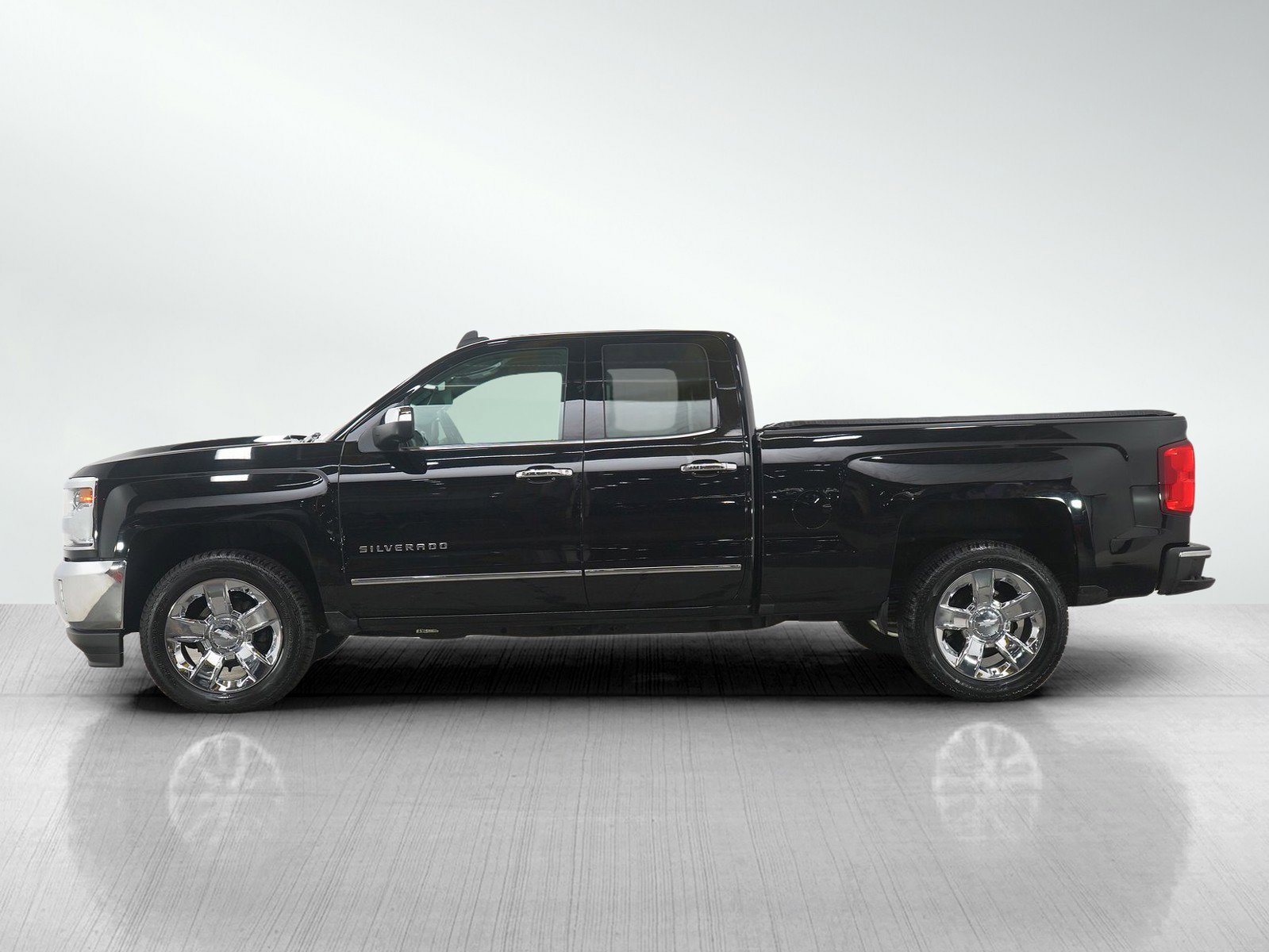 Used 2016 Chevrolet Silverado 1500 LTZ w/ Sport Package image 2