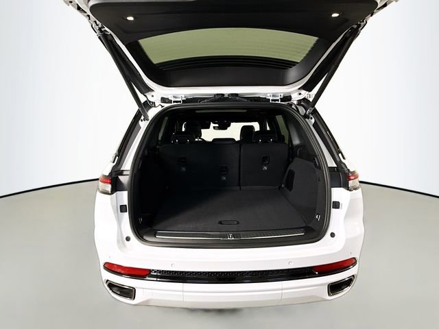 New 2025 Jeep Grand Cherokee Summit w/ Obsidian Package image 27