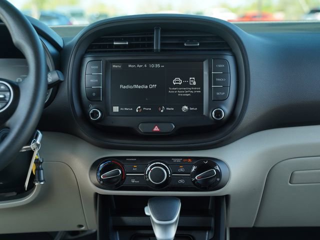 Used 2024 Kia Soul LX FWD image 28