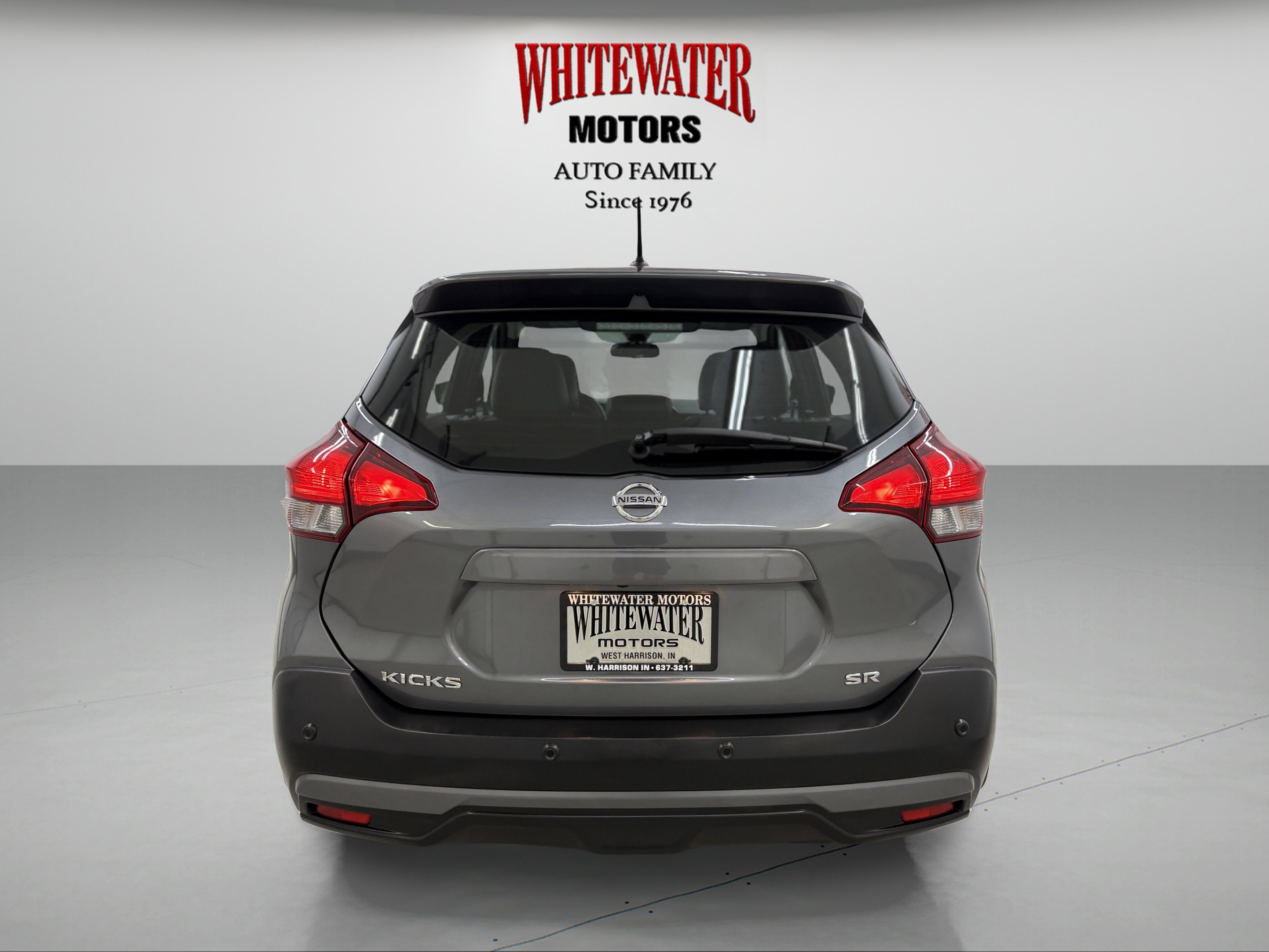 Used 2020 Nissan Kicks SR w/ SR Premium Package FWD image 3