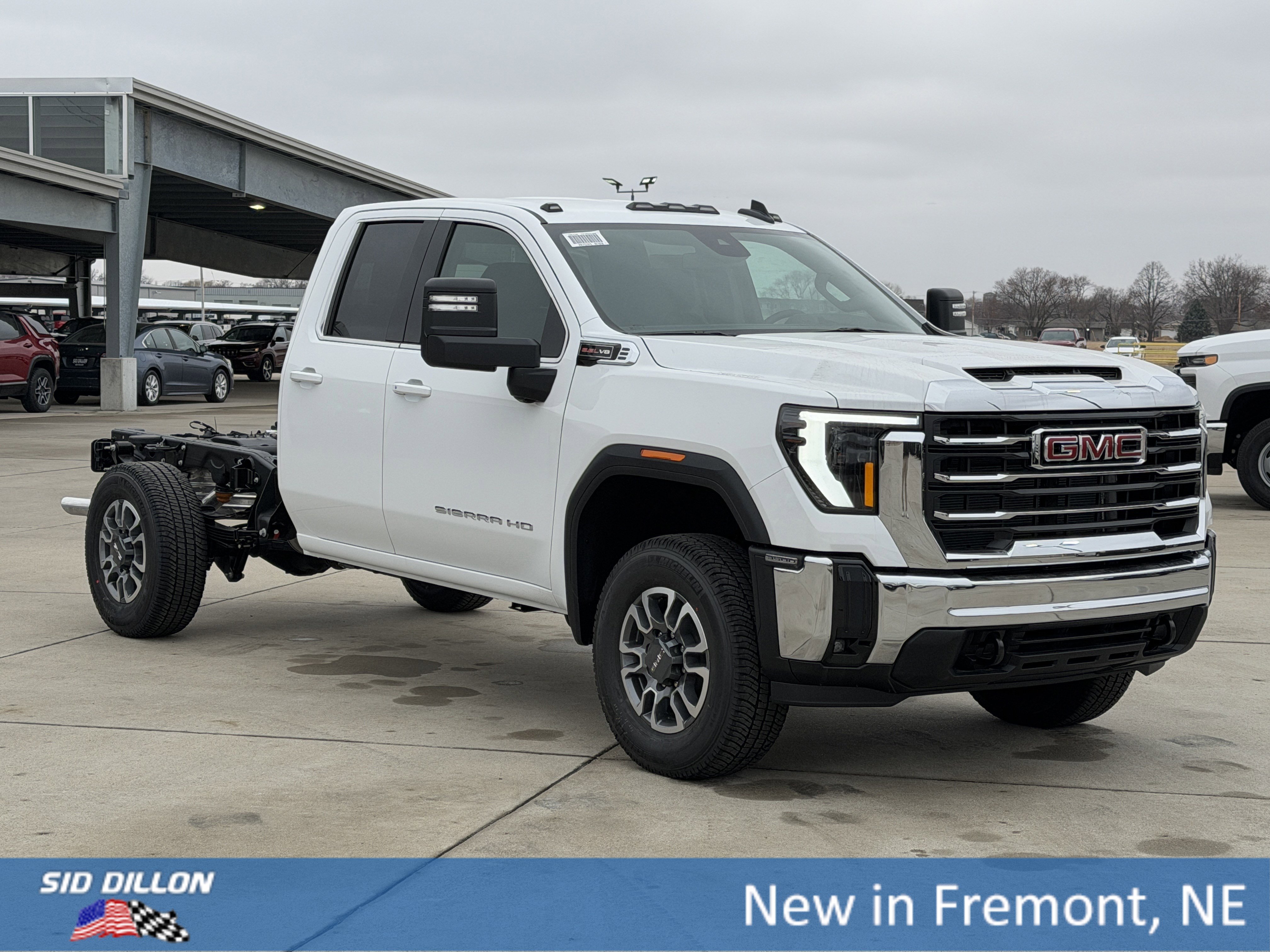 New 2026 GMC Sierra 3500 SLE w/ SLE Convenience Package image 2