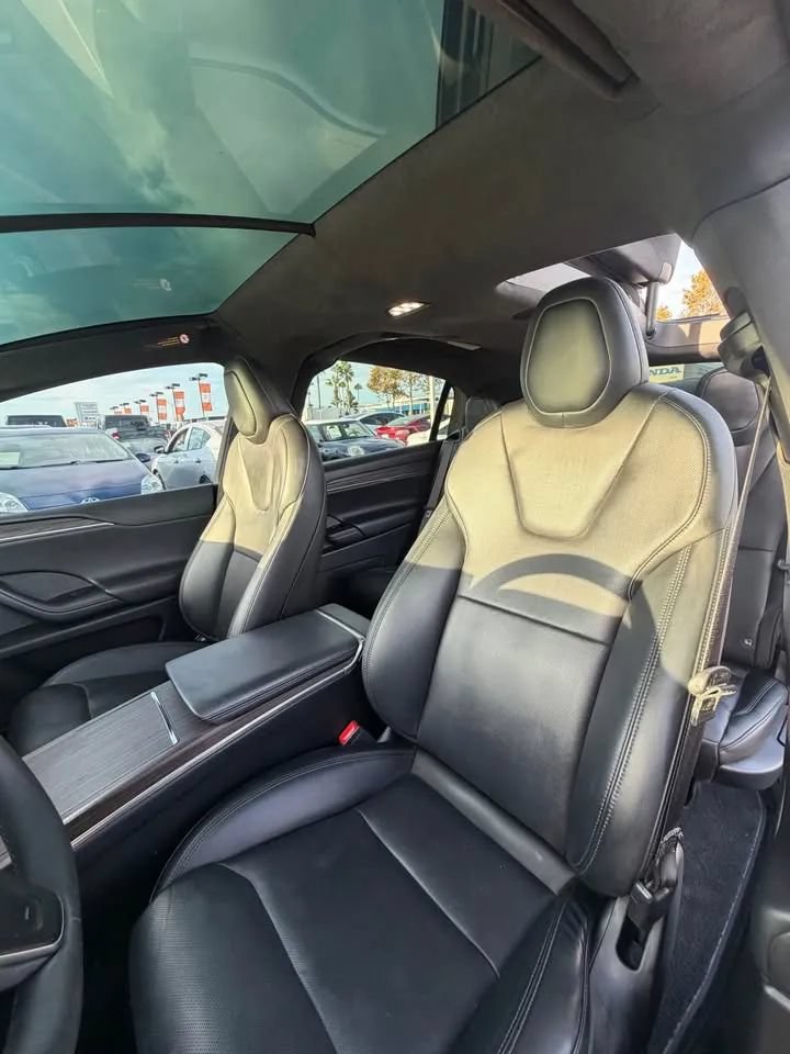 Used 2025 Tesla Model X AWD/4WD image 7