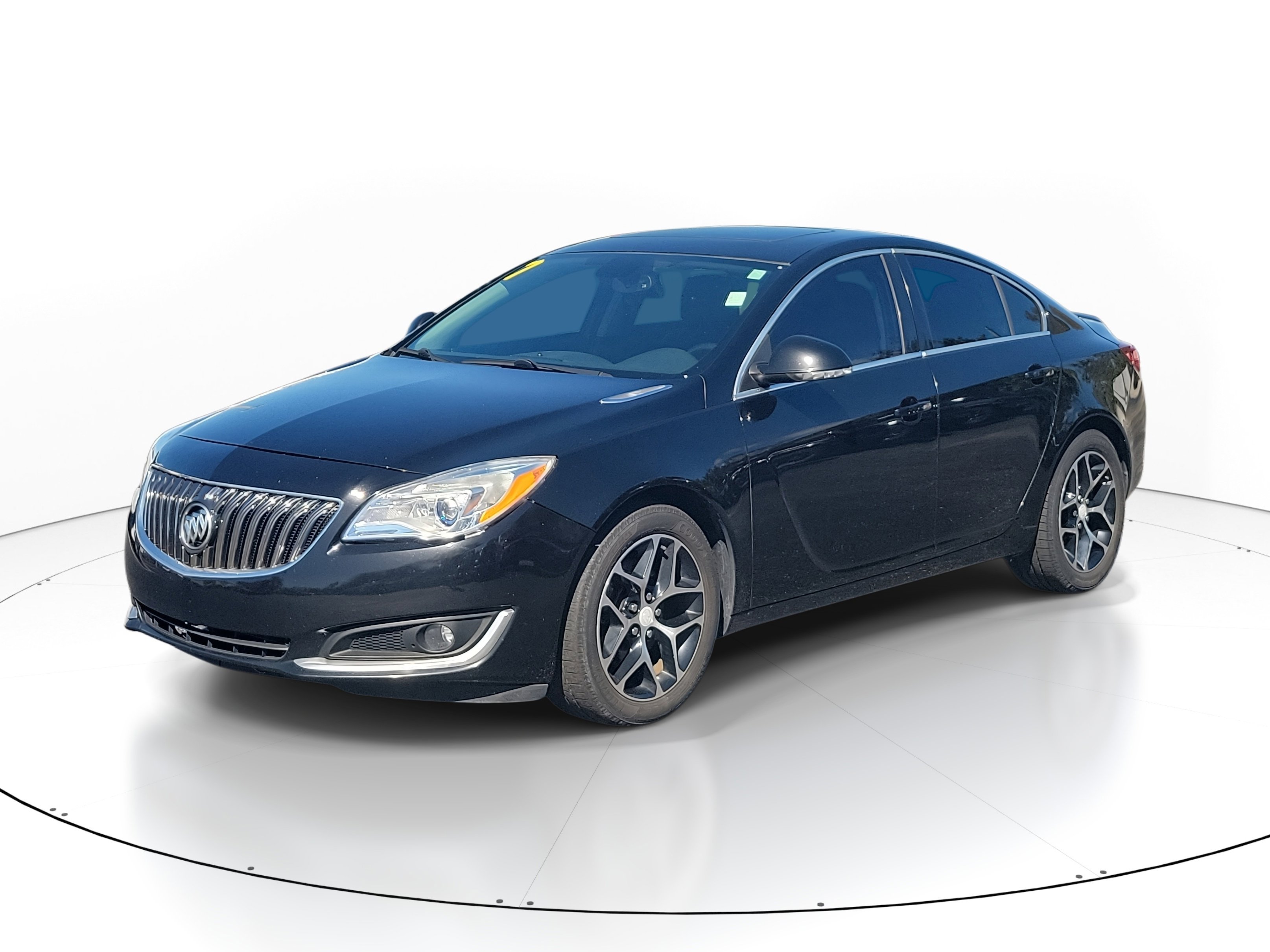 Used 2017 Buick Regal Sport Touring image 2