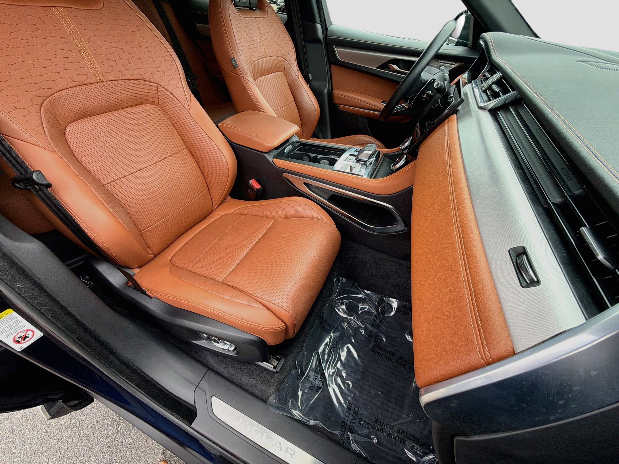 Used 2024 Jaguar F-PACE R-Dynamic S AWD/4WD image 15