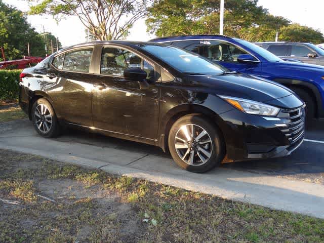 Used 2025 Nissan Versa SV w/ Trunk Package FWD image 4
