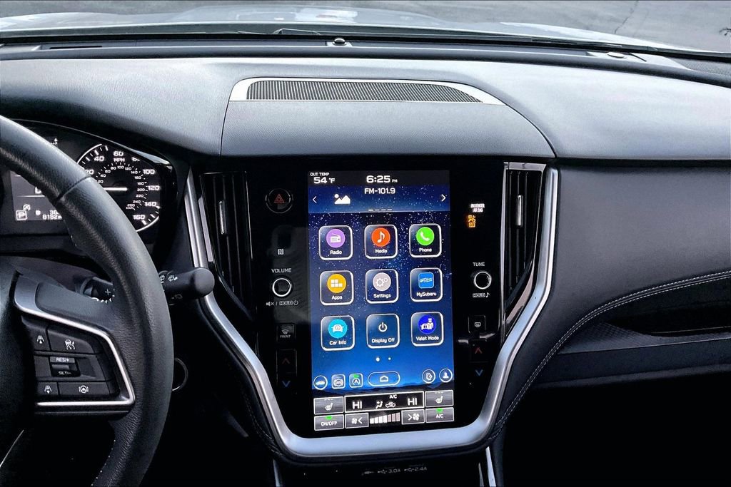 Used 2024 Subaru Outback Premium image 9