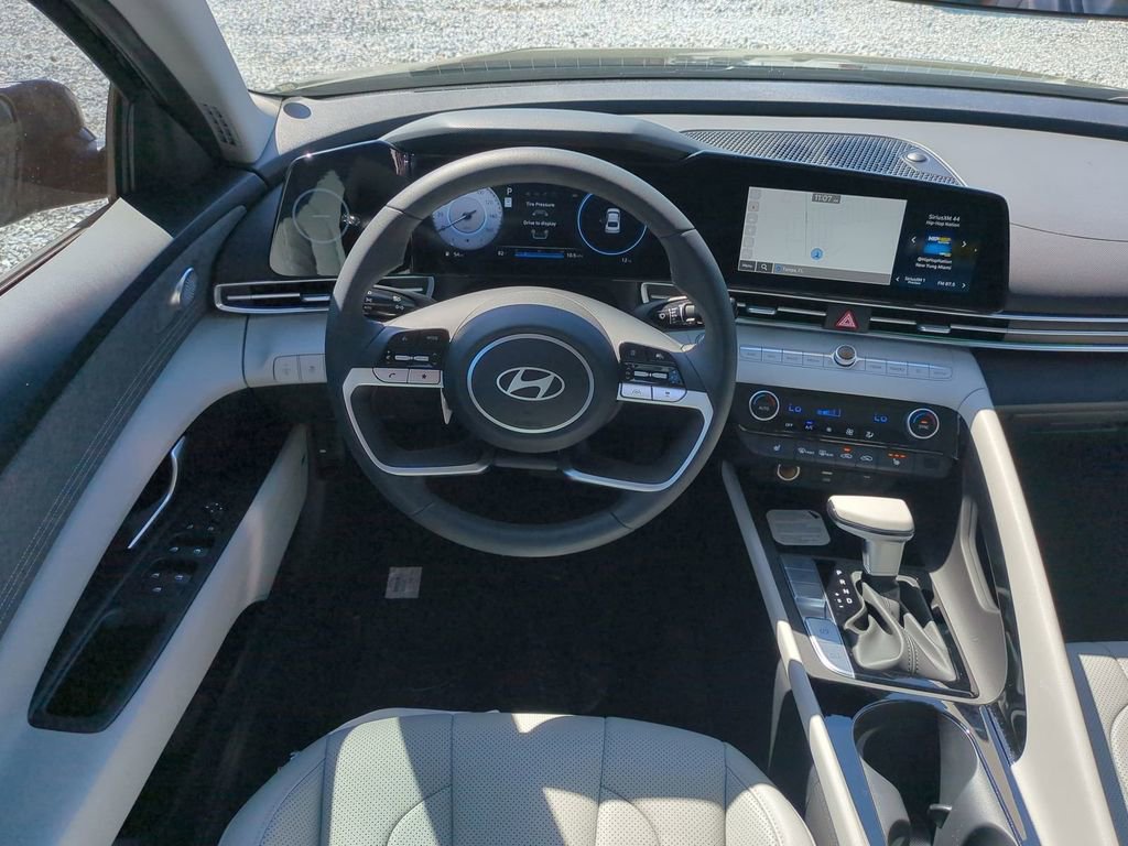 New 2026 Hyundai Elantra Limited FWD image 17