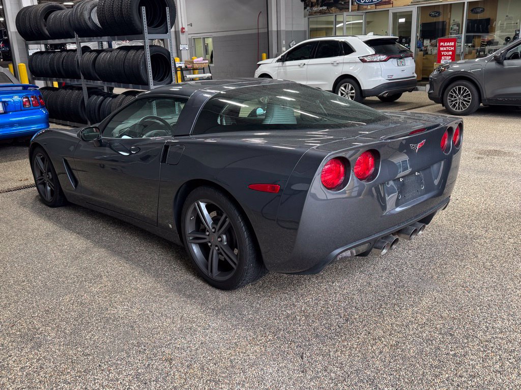 Used 2009 Chevrolet Corvette Coupe w/ Preferred Equipment Group RWD image 3