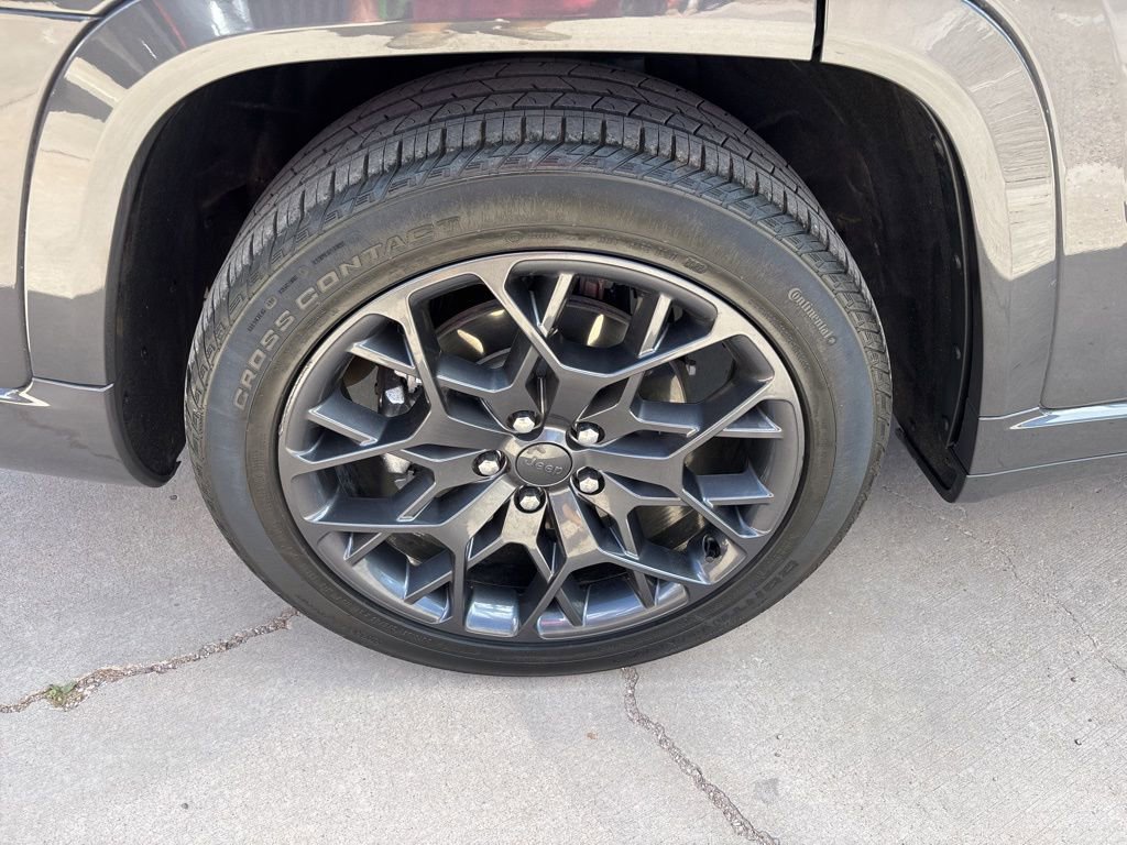 Used 2023 Jeep Grand Cherokee L Summit AWD/4WD image 11