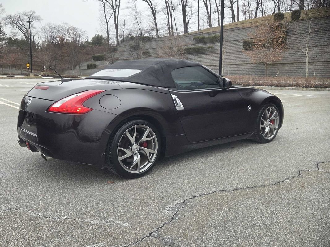 Used 2013 Nissan 370Z Touring w/ Sport Pkg RWD image 37