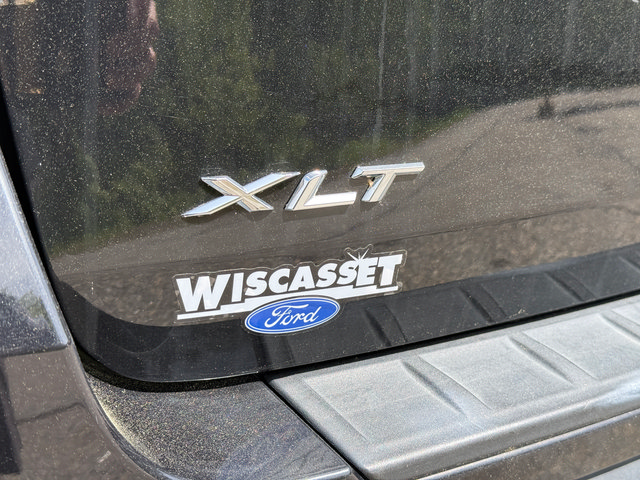 Used 2022 Ford Explorer XLT w/ Equipment Group 202A AWD/4WD image 18