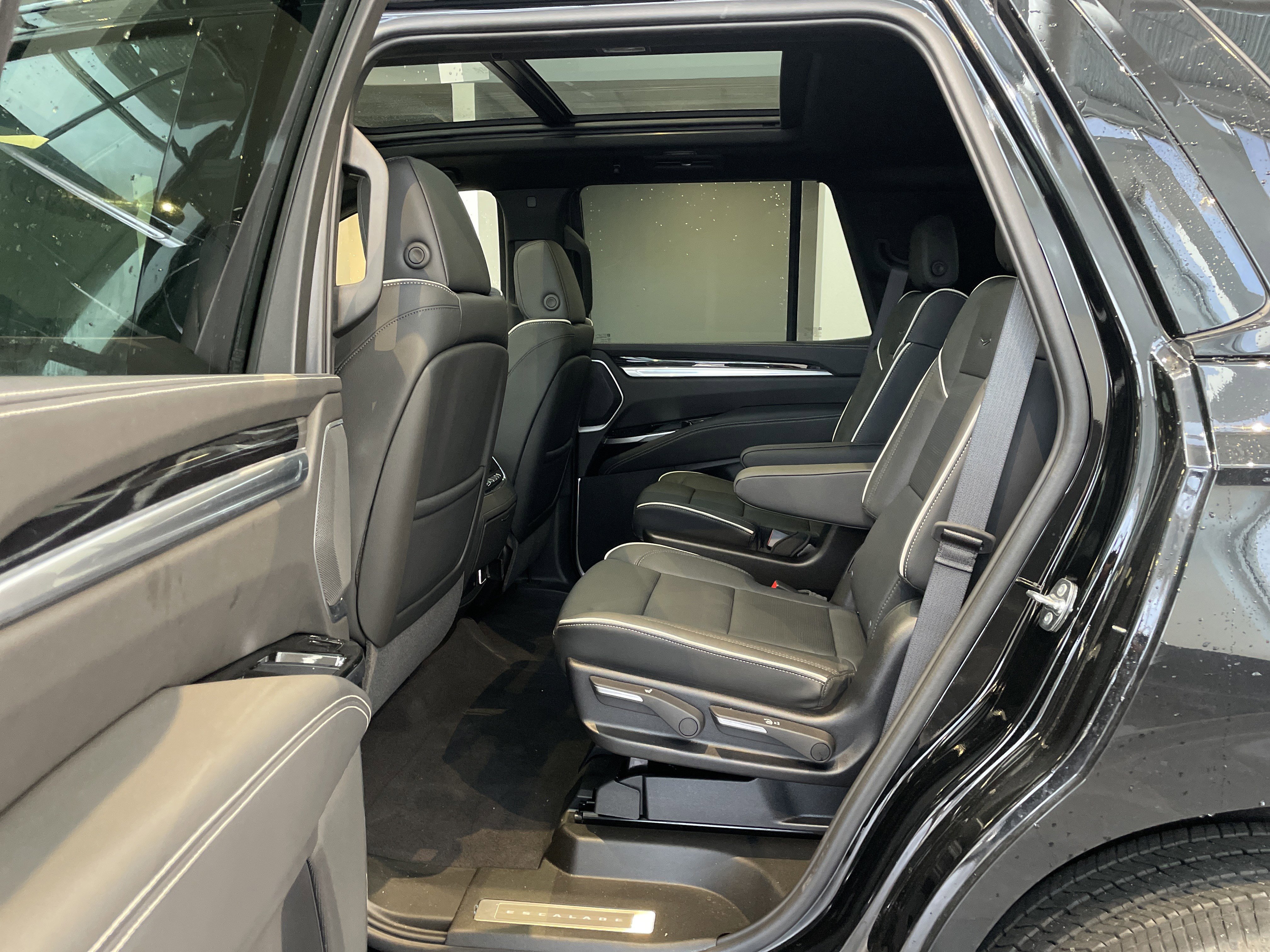 Used 2026 Cadillac Escalade Sport w/ LPO, ONYX Package image 20