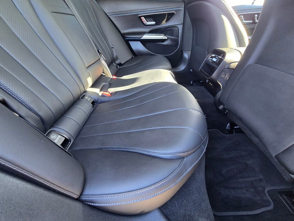 Used 2025 Mercedes-Benz E 350 Sedan image 14