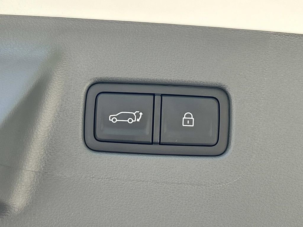 New 2026 Hyundai Santa Fe SE image 13