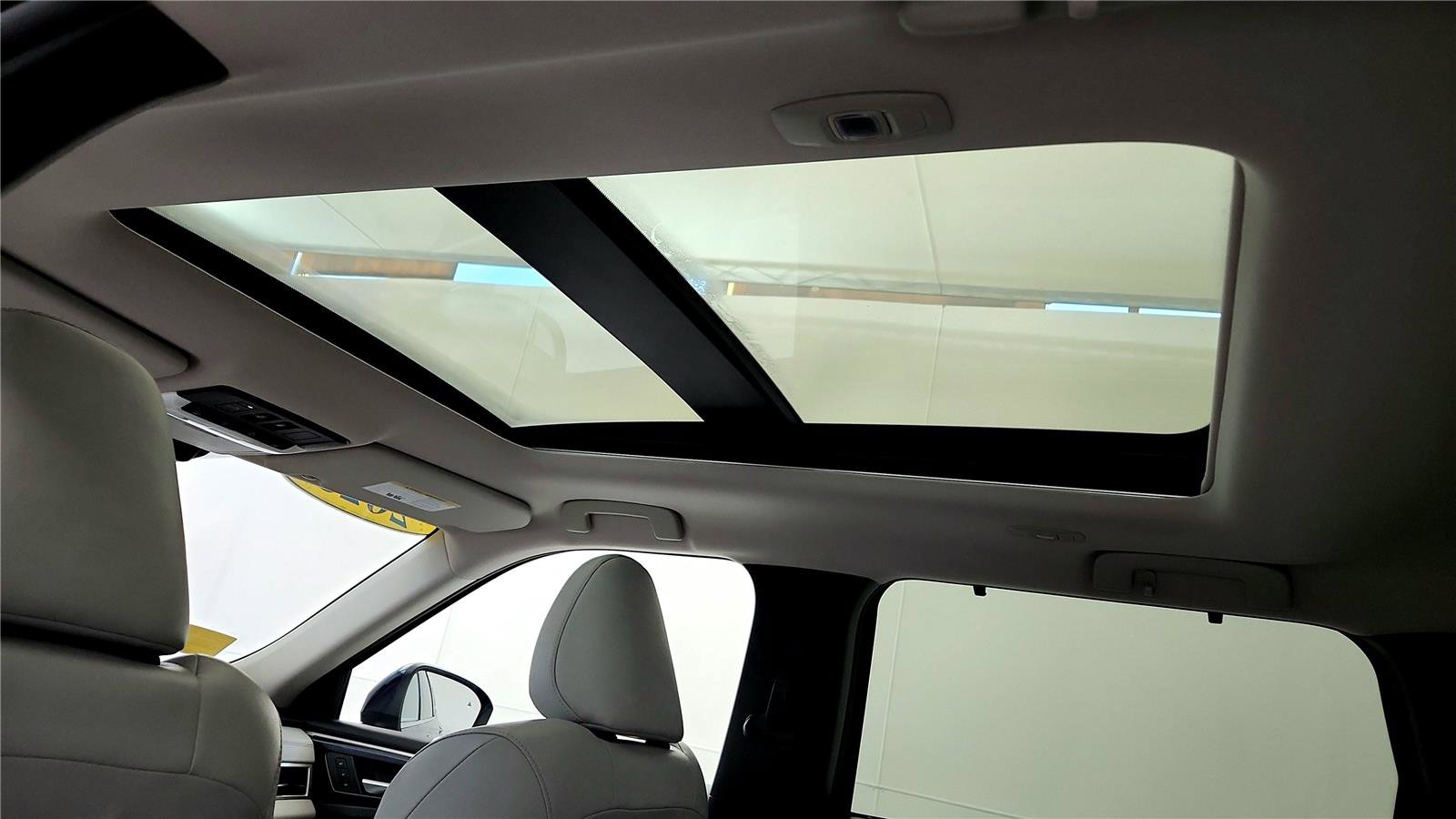 Used 2025 Mitsubishi Outlander SEL image 23