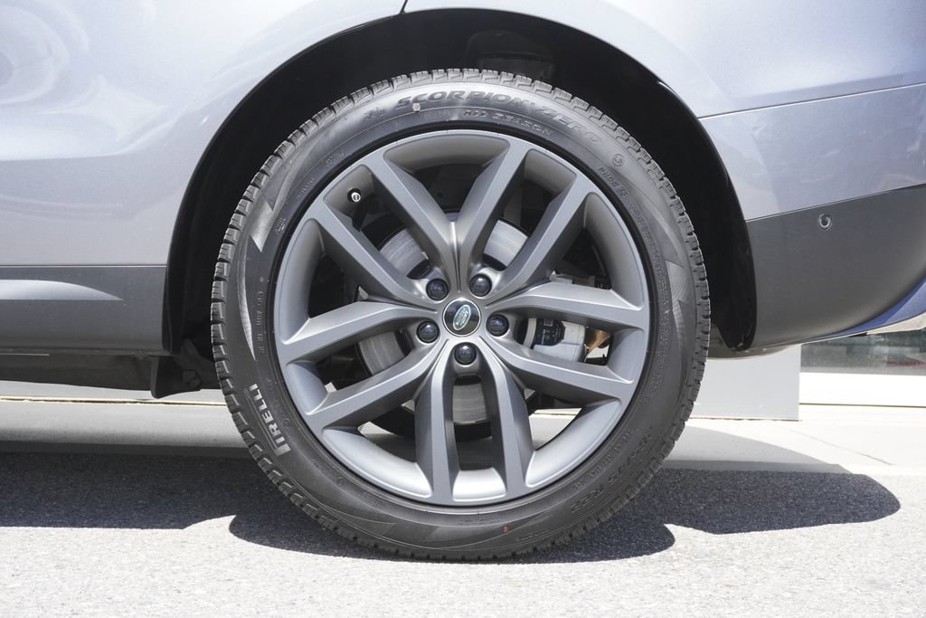 Used 2025 Land Rover Range Rover Sport SE AWD/4WD image 35