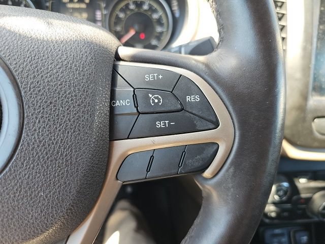 Used 2014 Jeep Cherokee Latitude w/ Comfort/Convenience Group AWD/4WD image 23