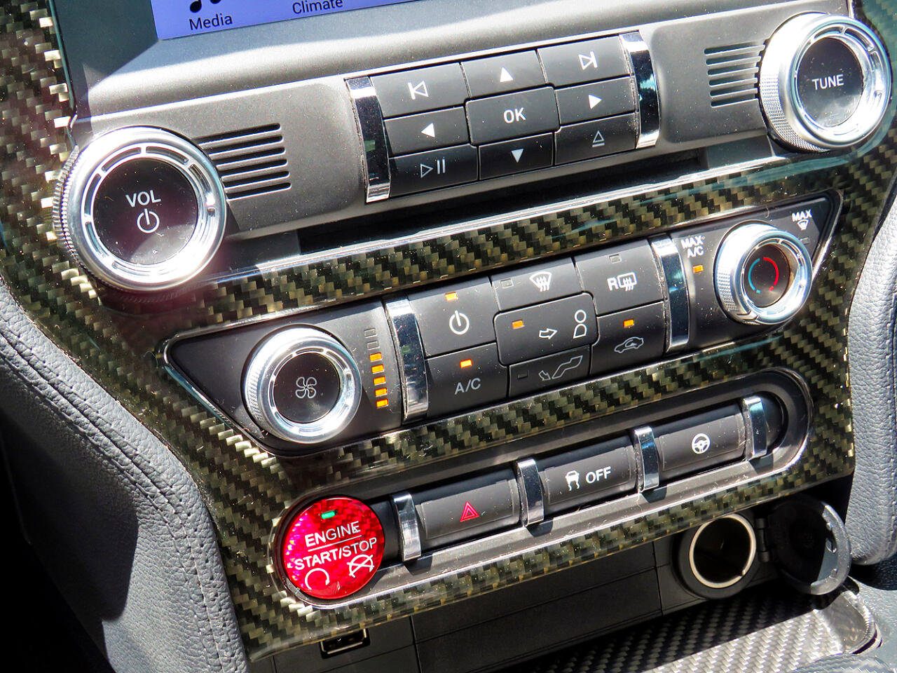 Used 2018 Ford Mustang GT w/ Black Accent Package image 27