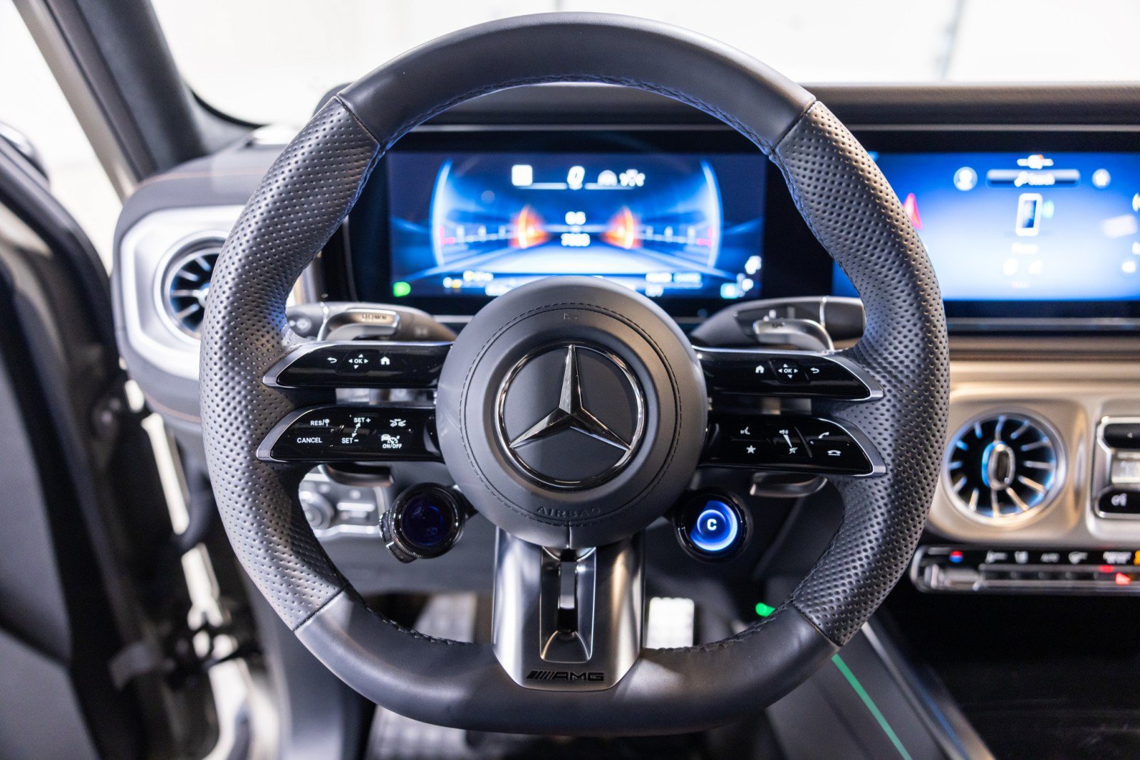 Used 2025 Mercedes-Benz G 63 AMG 4MATIC w/ Night Package Magno image 38