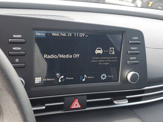 Used 2024 Hyundai Elantra SE image 27