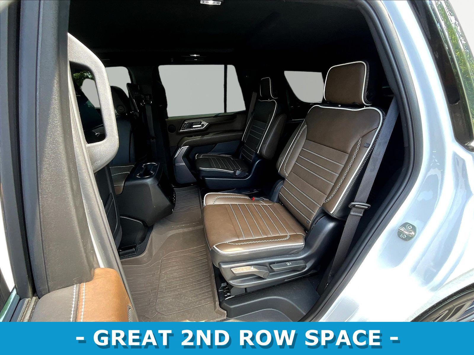 Used 2025 GMC Yukon Denali Ultimate AWD/4WD image 22