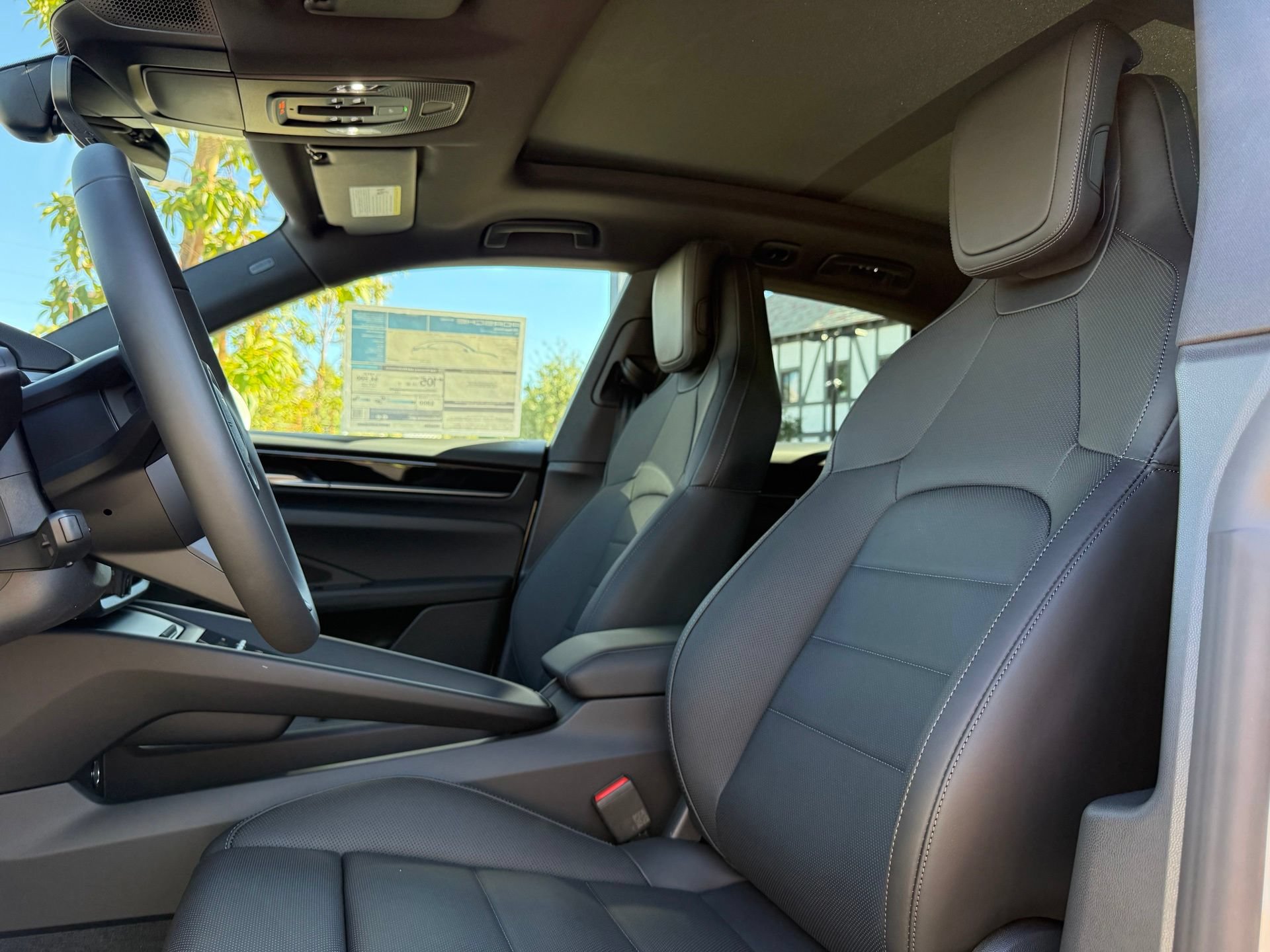 Used 2026 Porsche Macan Electric RWD image 5
