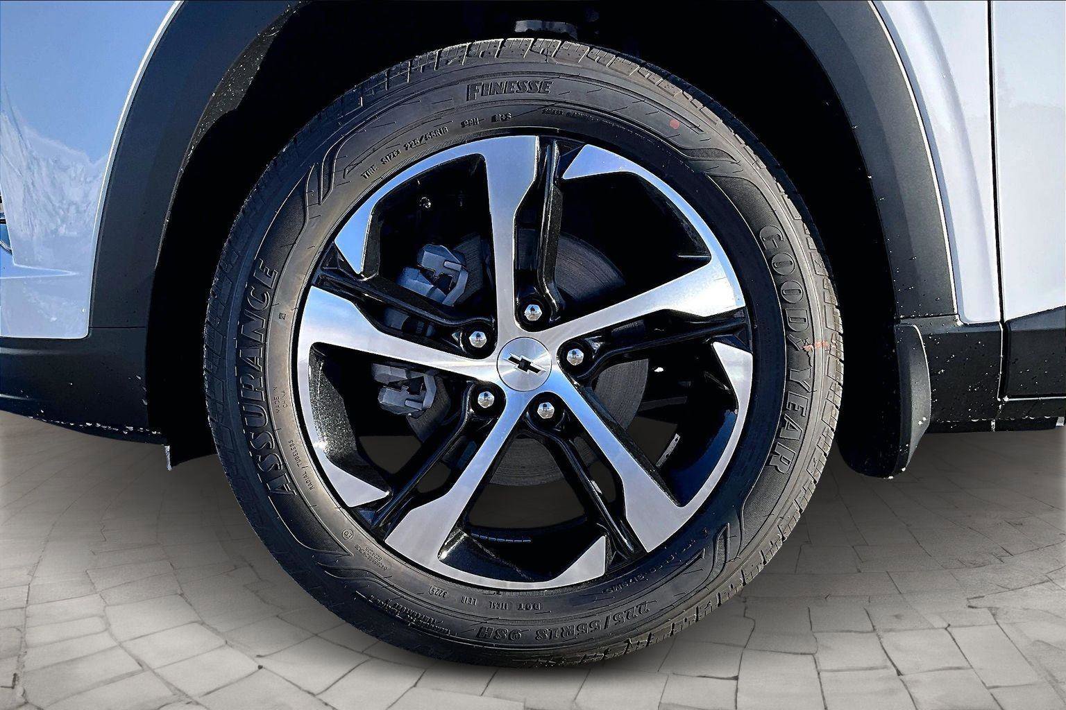 New 2026 Chevrolet Trax RS w/ Driver Confidence Package image 13