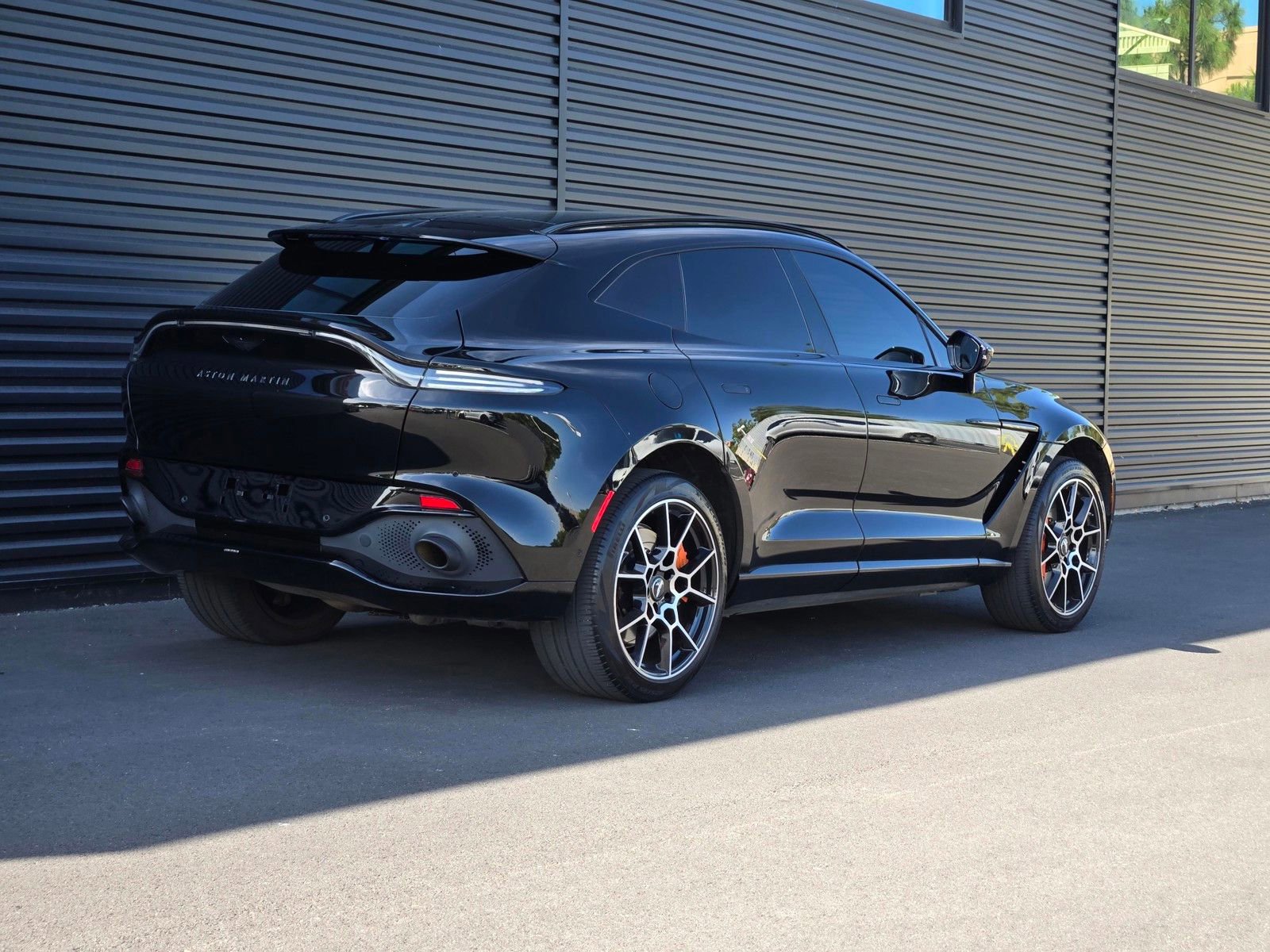 Used 2021 Aston Martin DBX AWD/4WD image 7