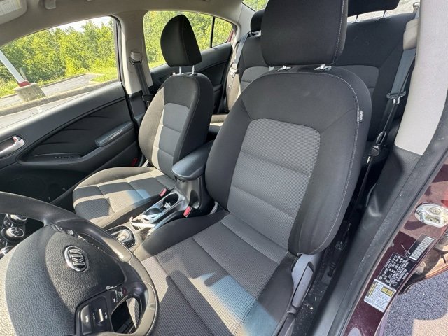 Used 2017 Kia Forte LX image 9
