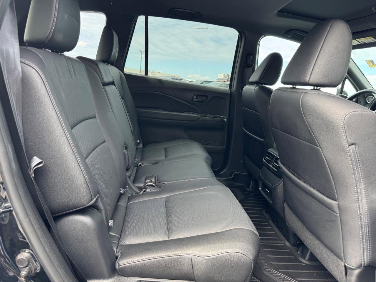 Certified 2025 Honda Passport EX-L image 11