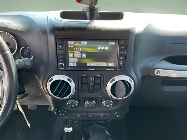 Used 2014 Jeep Wrangler Unlimited Sahara w/ Connectivity Group image 10