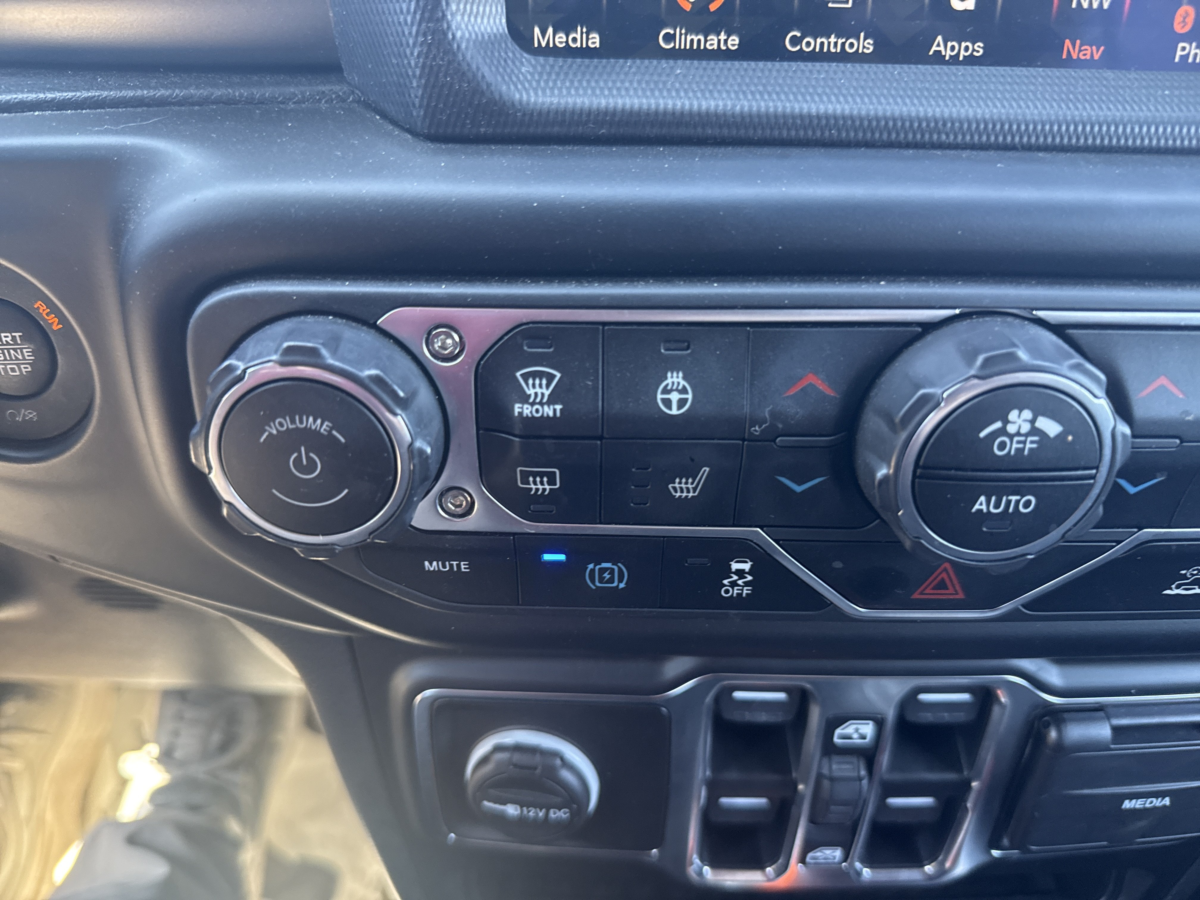 Used 2023 Jeep Wrangler Unlimited w/ Sun & Screen Package AWD/4WD image 29