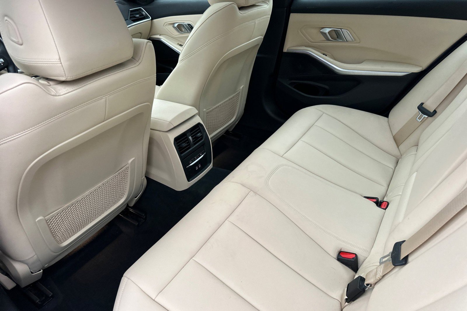 Used 2021 BMW 330i xDrive 330i xDrive w/ Premium Package image 13