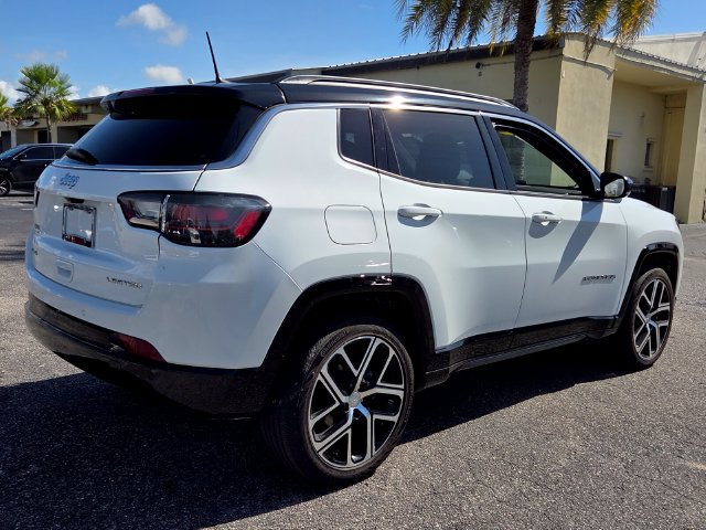 Used 2024 Jeep Compass Limited w/ Elite Group AWD/4WD image 7