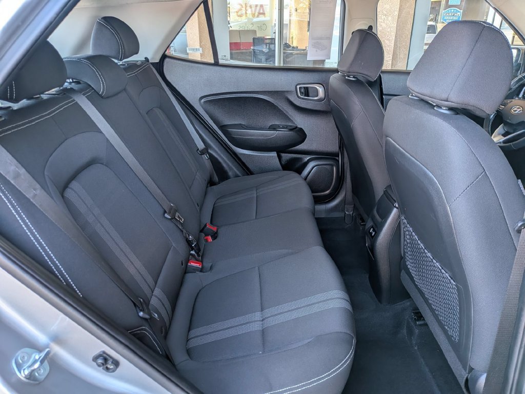 Used 2025 Hyundai Venue SEL FWD image 26