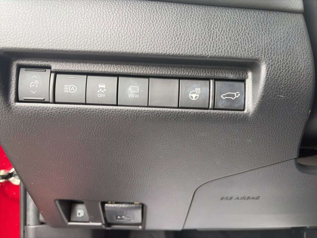 Used 2021 Toyota Venza Limited image 12