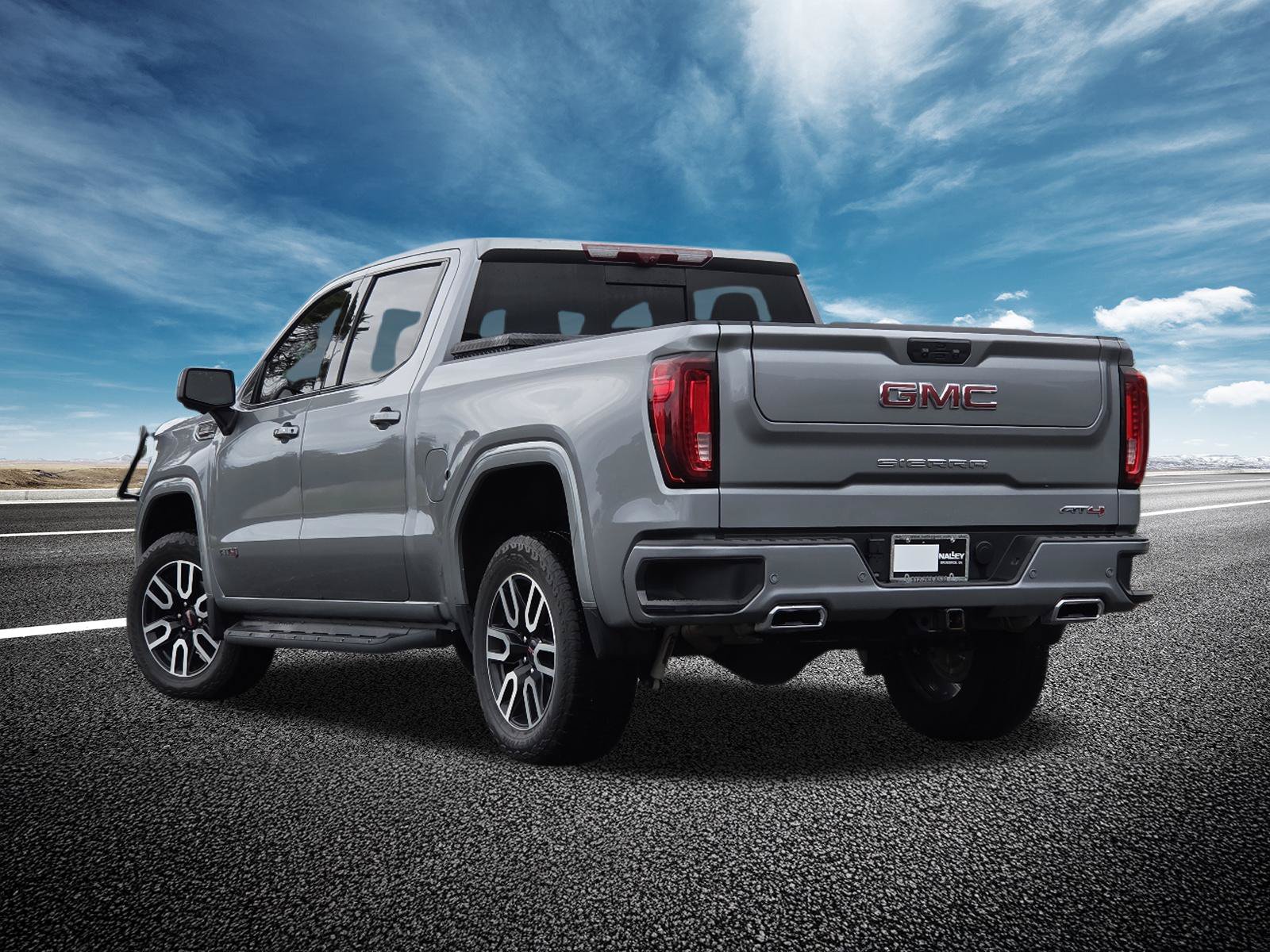 Used 2025 GMC Sierra 1500 AT4 w/ Technology Package AWD/4WD image 22
