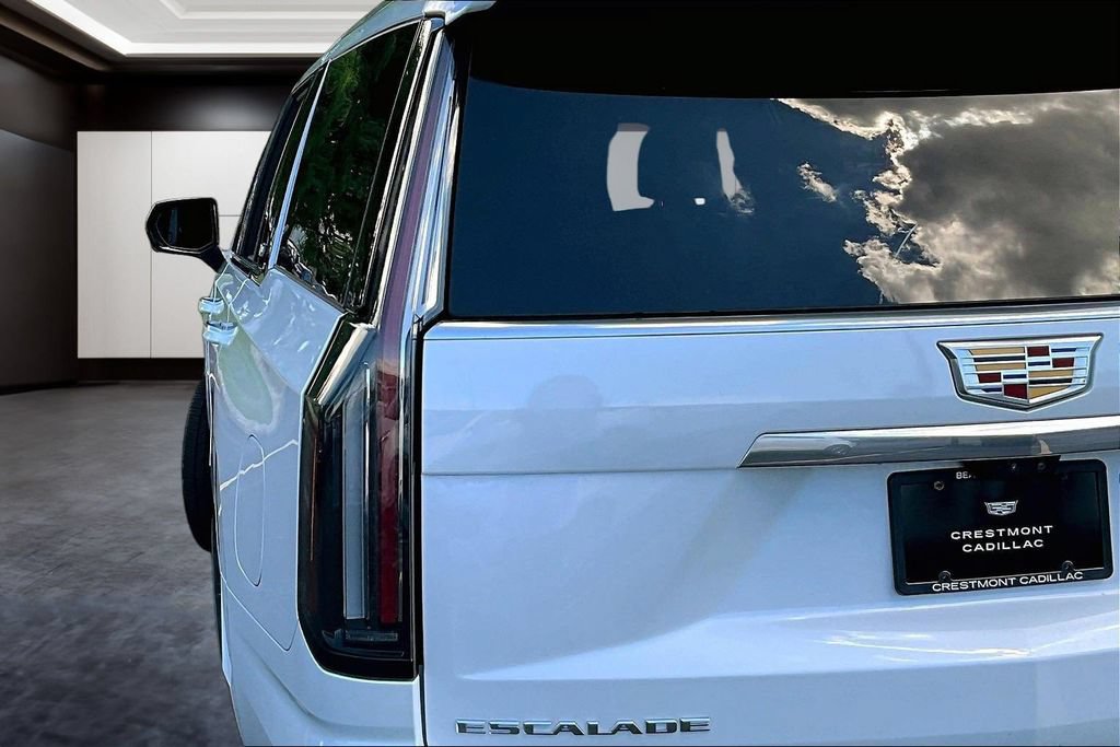 Certified 2025 Cadillac Escalade ESV Premium Luxury AWD/4WD image 23