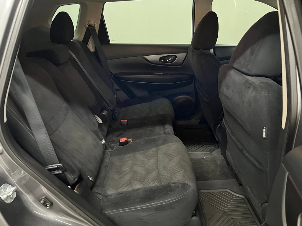 Used 2016 Nissan Rogue SV AWD/4WD image 31
