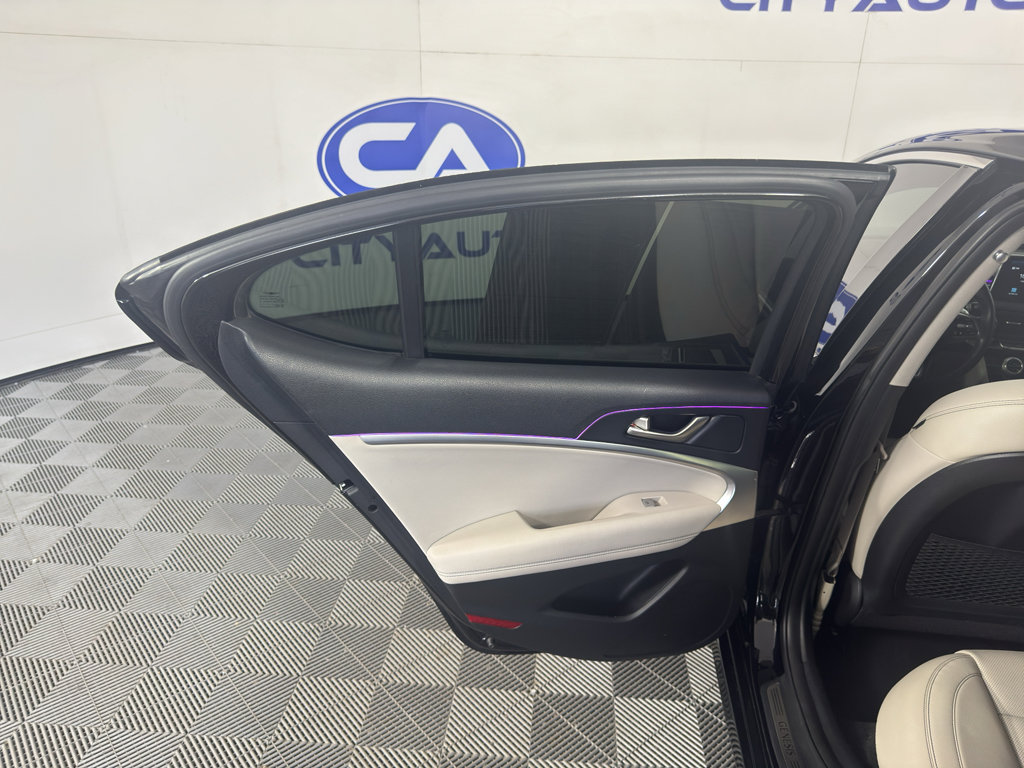 Used 2020 Genesis G70 2.0T RWD image 30