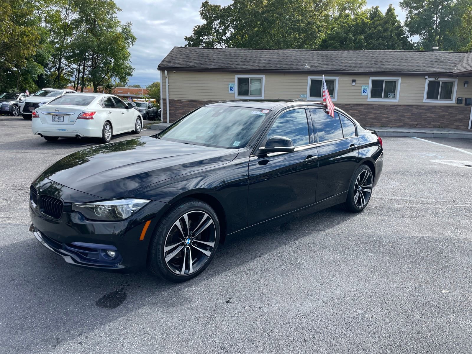 Used 2018 BMW 330i xDrive Sedan image 1