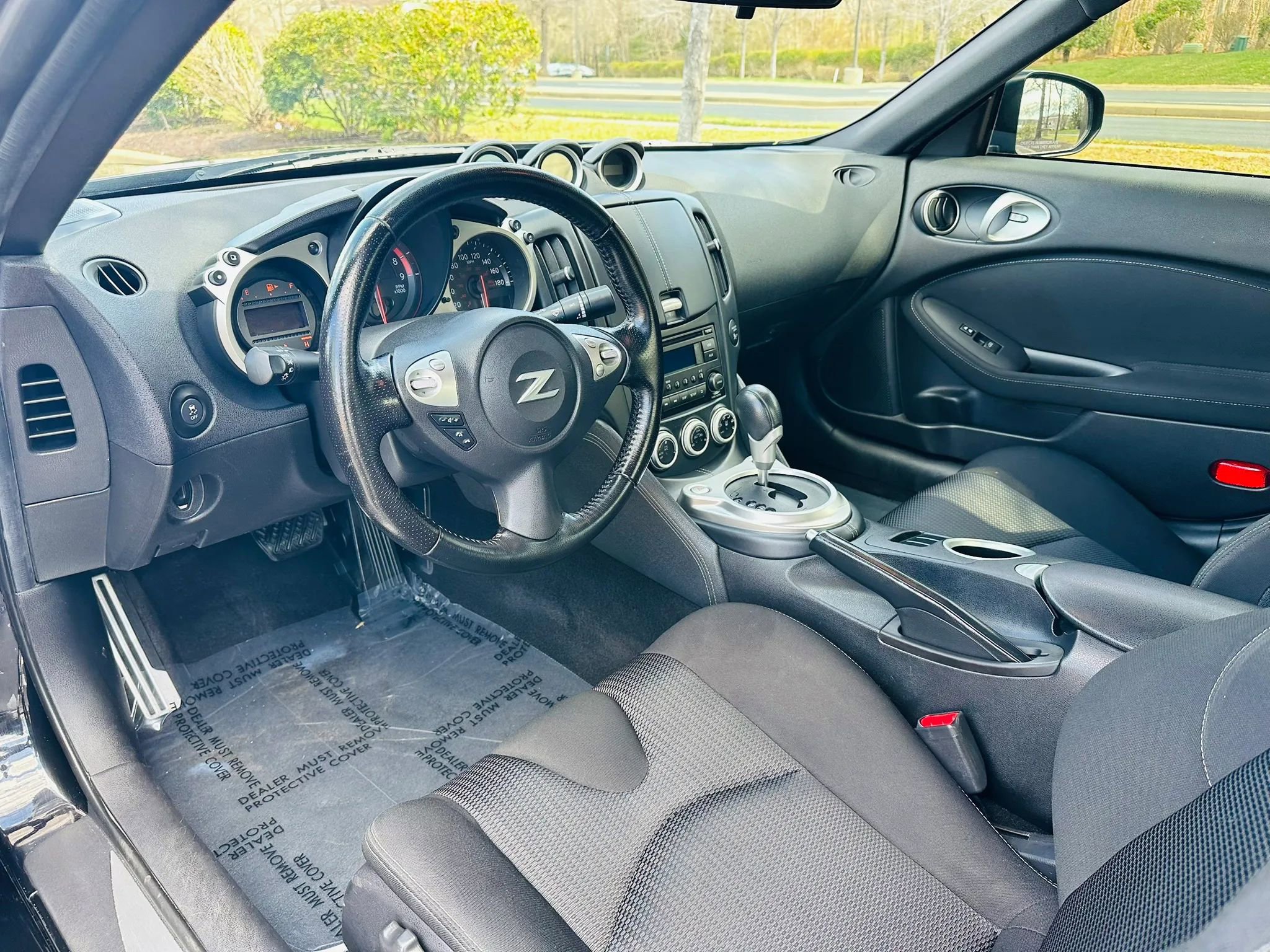 Used 2016 Nissan 370Z Coupe image 8