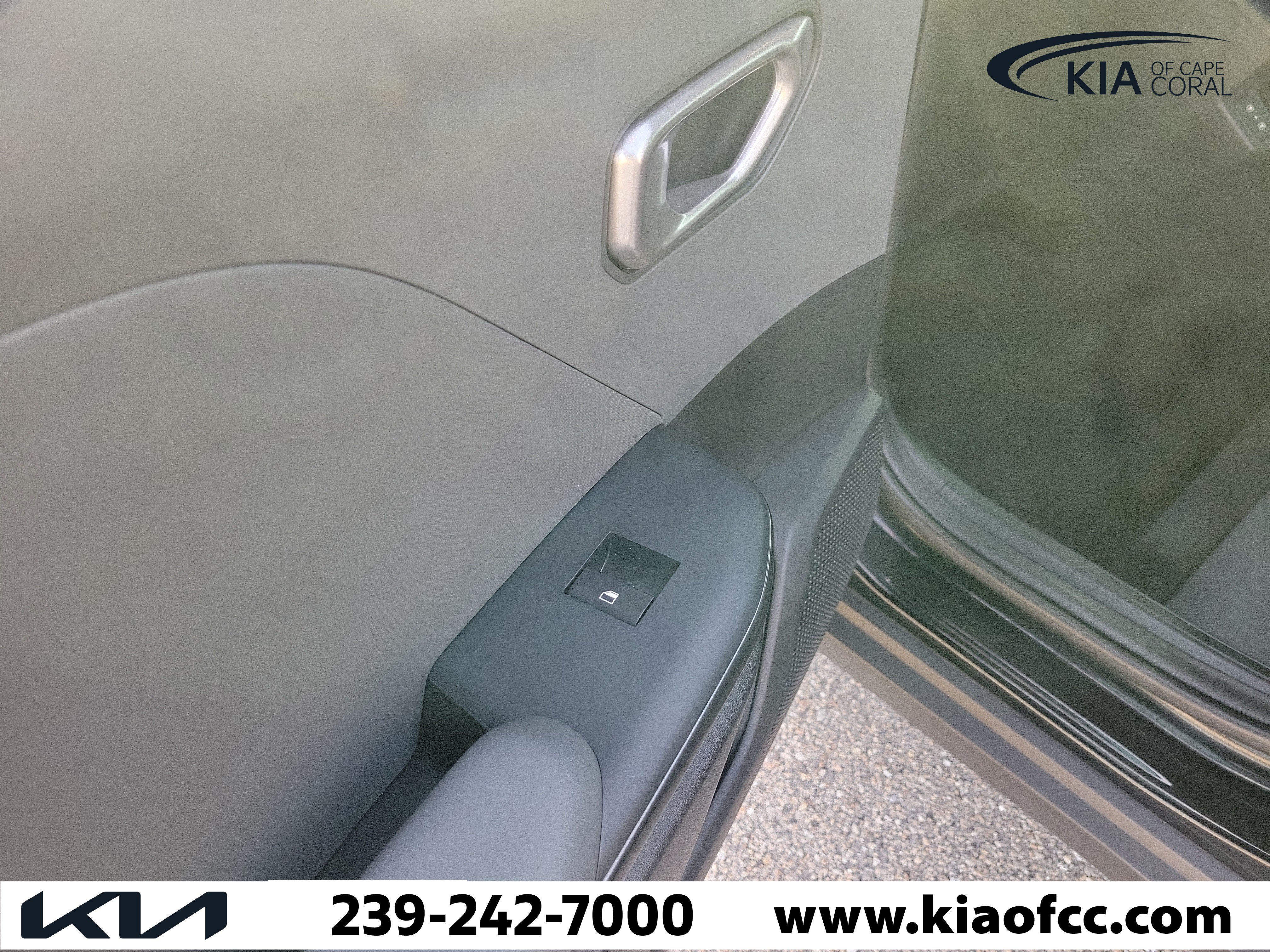 Used 2025 Kia K4 FWD image 12
