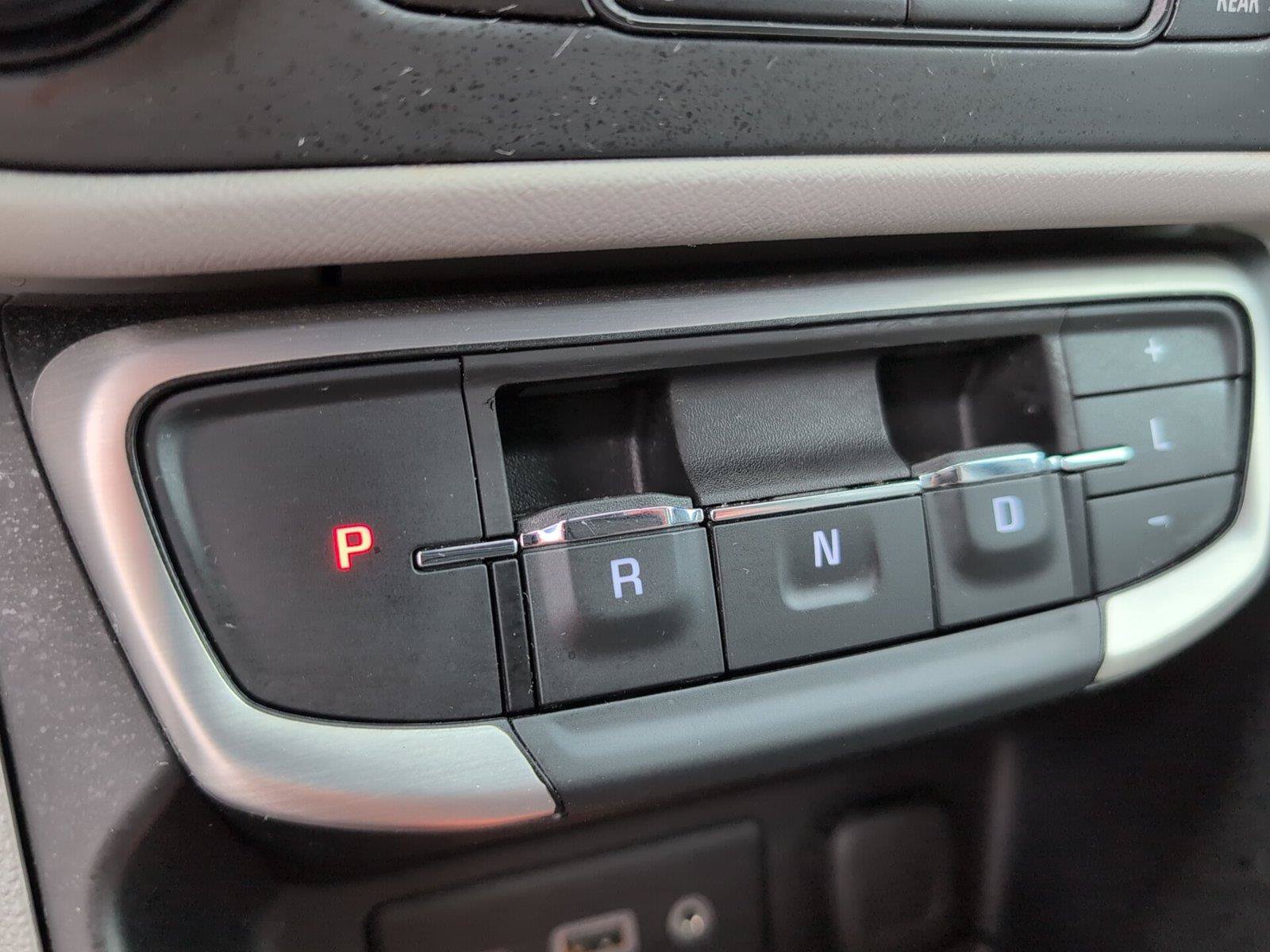 Used 2024 GMC Terrain SLE FWD image 22