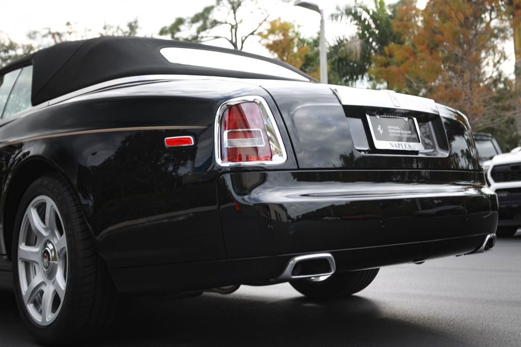 Used 2010 Rolls-Royce Phantom Drophead Coupe image 25