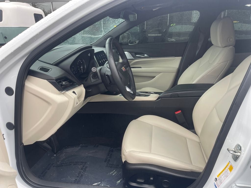 Used 2025 Cadillac CT4 Luxury image 14